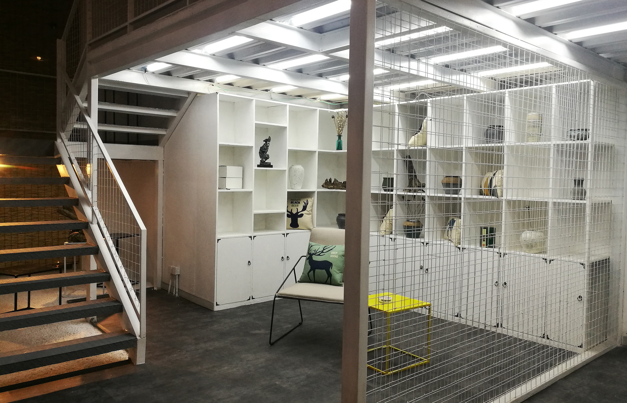 浦東新區(qū)160平辦公室裝修工業(yè)混搭風格設(shè)計-第2張圖片-上海古都建筑設(shè)計集團