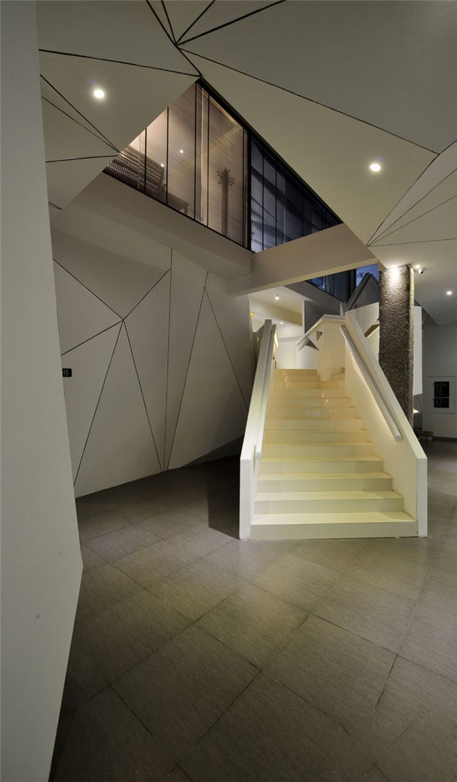 浦東新區(qū)科技風辦公室裝修設(shè)計-第3張圖片-上海古都建筑設(shè)計集團