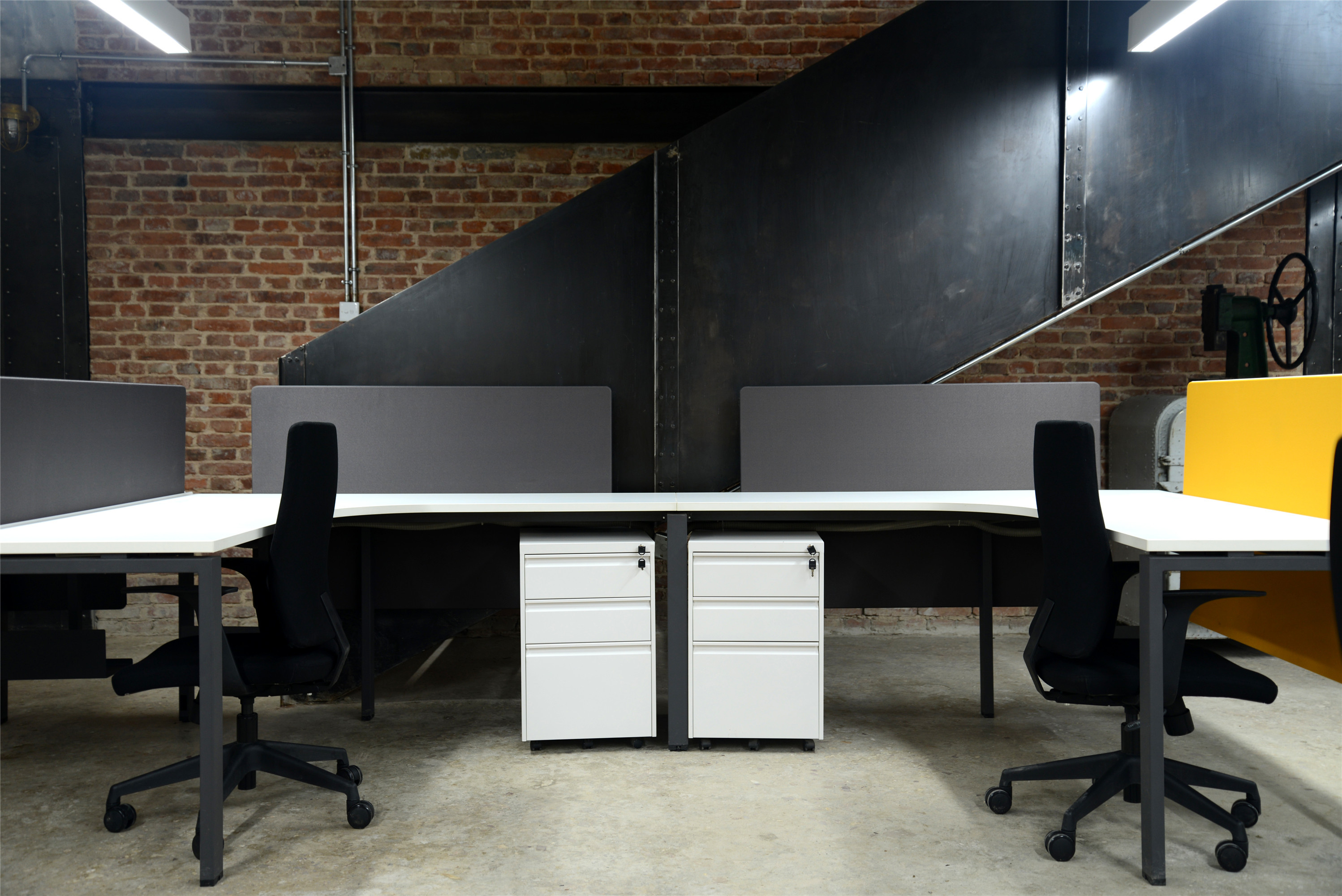 青浦區(qū)工業(yè)風(fēng)開(kāi)闊辦公室裝修設(shè)計(jì)-第4張圖片-上海古都建筑設(shè)計(jì)集團(tuán)