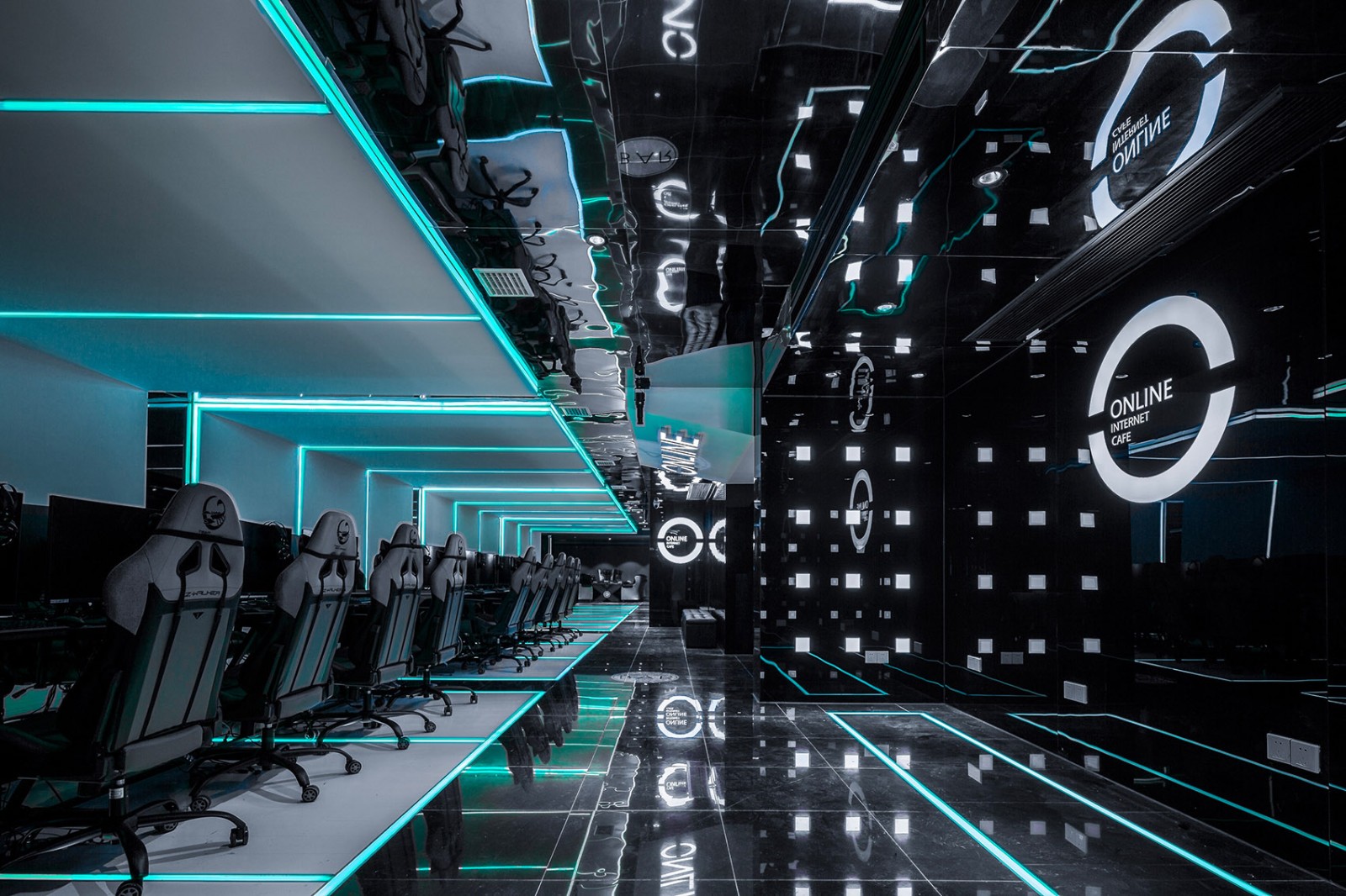 科技電競風(fēng)格網(wǎng)吧裝修設(shè)計(jì)-第3張圖片-上海古都建筑設(shè)計(jì)集團(tuán) 科技電競風(fēng)格網(wǎng)吧裝修設(shè)計(jì)-第3張圖片-上海古都建筑設(shè)計(jì)集團(tuán)