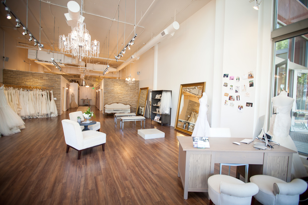 現(xiàn)代時尚婚紗店裝修設(shè)計-第3張圖片-上海古都建筑設(shè)計集團(tuán)