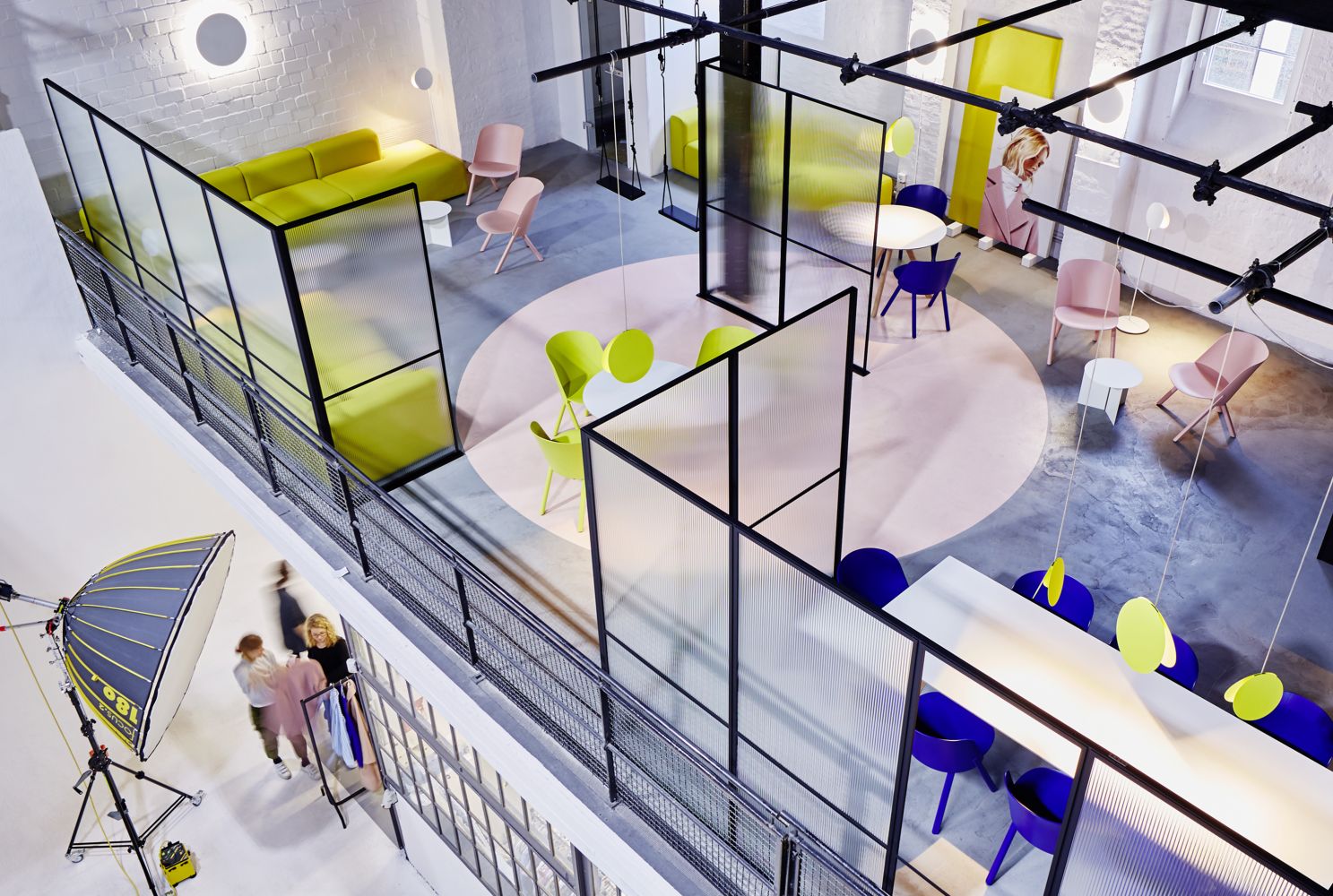 現(xiàn)代創(chuàng)意攝影棚裝修設(shè)計(jì)-第2張圖片-上海古都建筑設(shè)計(jì)集團(tuán) 現(xiàn)代創(chuàng)意攝影棚裝修設(shè)計(jì)-第2張圖片-上海古都建筑設(shè)計(jì)集團(tuán)