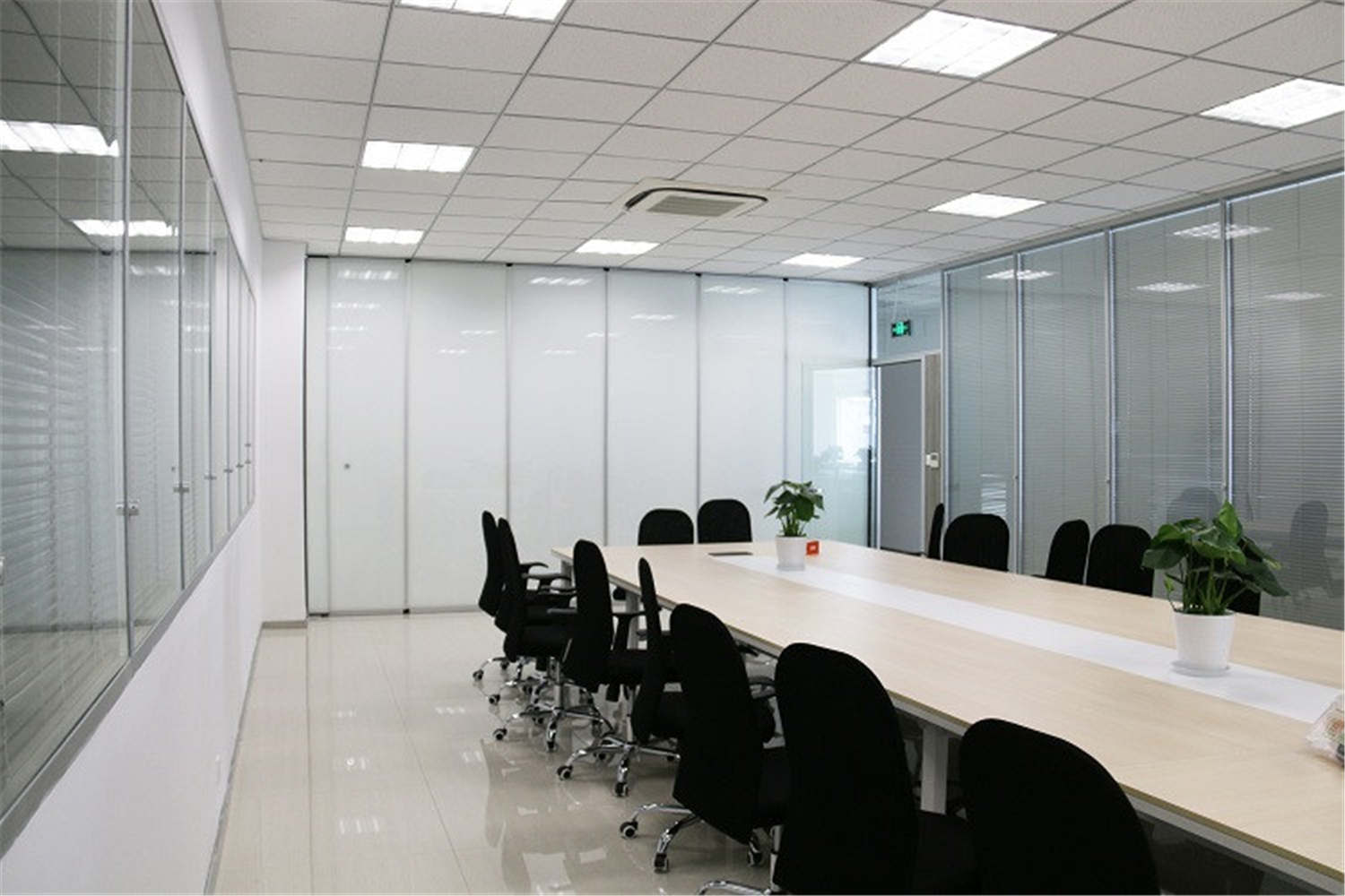 工裝建筑公司辦公室裝修設(shè)計-第5張圖片-上海古都建筑設(shè)計集團 工裝建筑公司辦公室裝修設(shè)計-第5張圖片-上海古都建筑設(shè)計集團