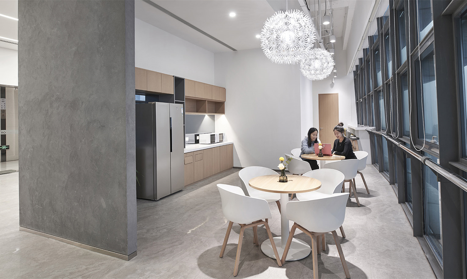 現(xiàn)代工業(yè)loft風格辦公室裝修設(shè)計-第3張圖片-上海古都建筑設(shè)計集團